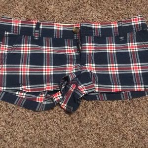NWOT plaid Hollister shorts